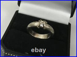 Sterling Silver 925 Round Cross Satin Cubic Zirconia CZ Solitaire Size M Ring E4
